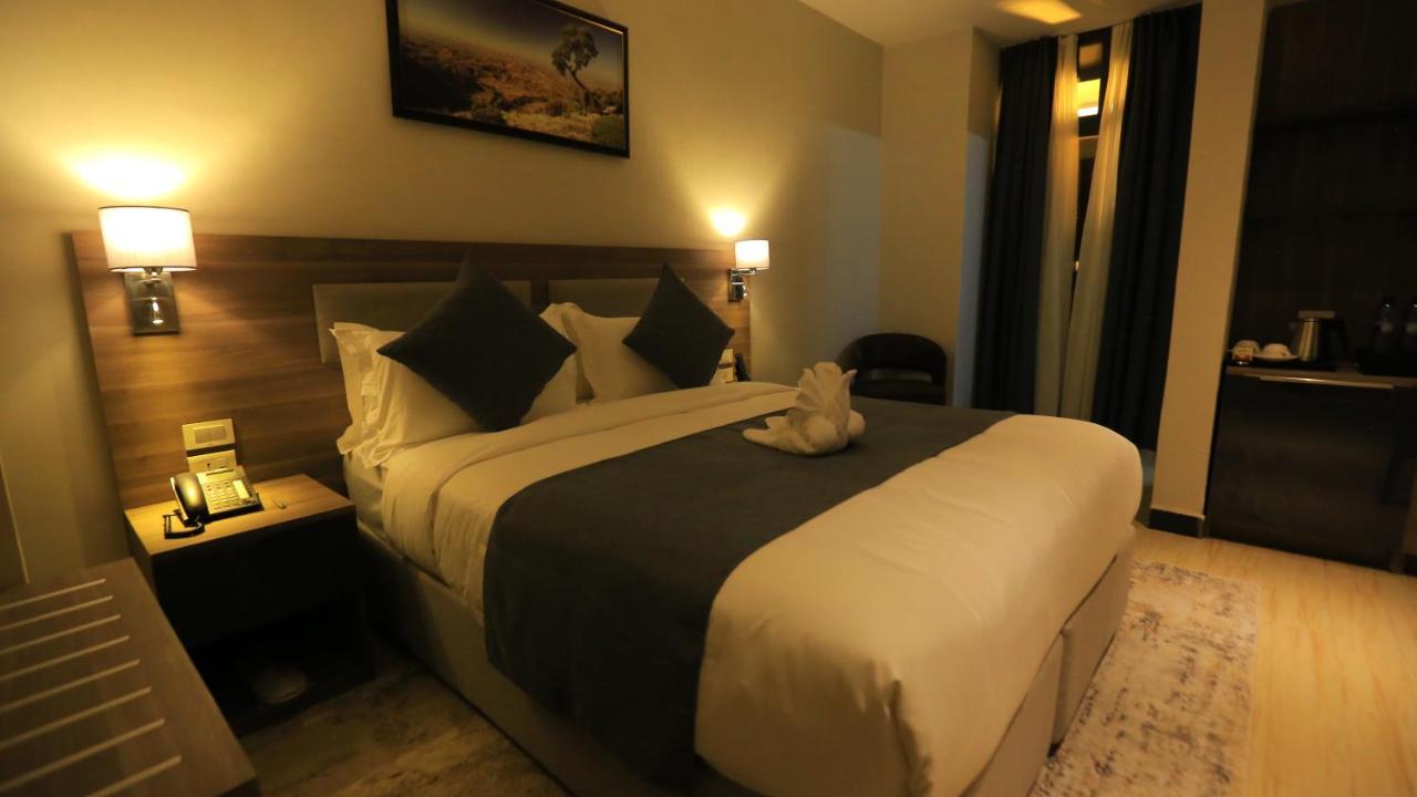 Triple E Hotel And Spa Addis Ababa Exterior foto