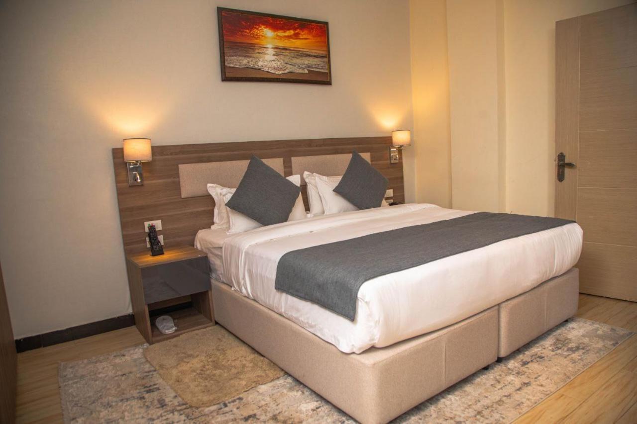 Triple E Hotel And Spa Addis Ababa Exterior foto