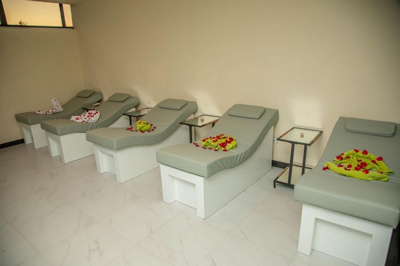 Triple E Hotel And Spa Addis Ababa Exterior foto